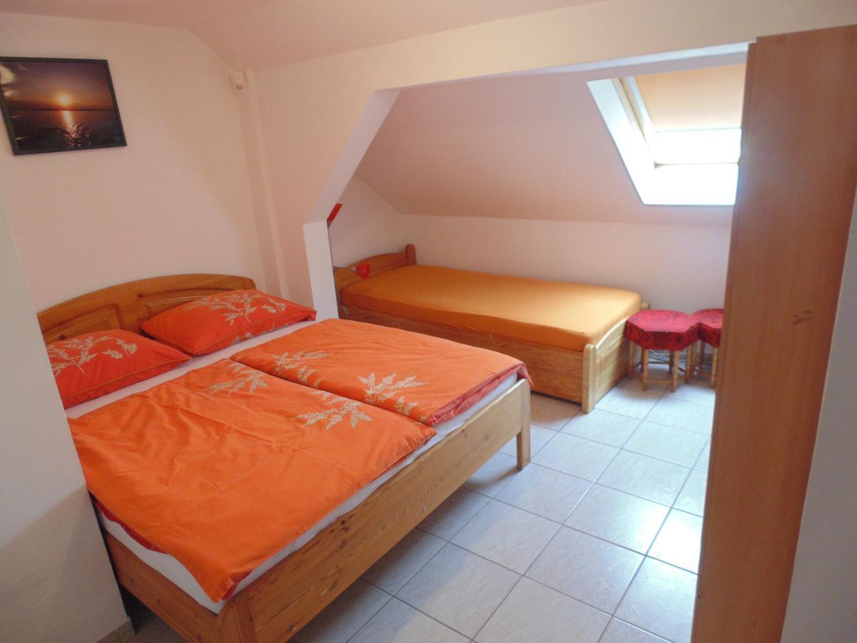 Álmos Apartman Siófok Exterior foto