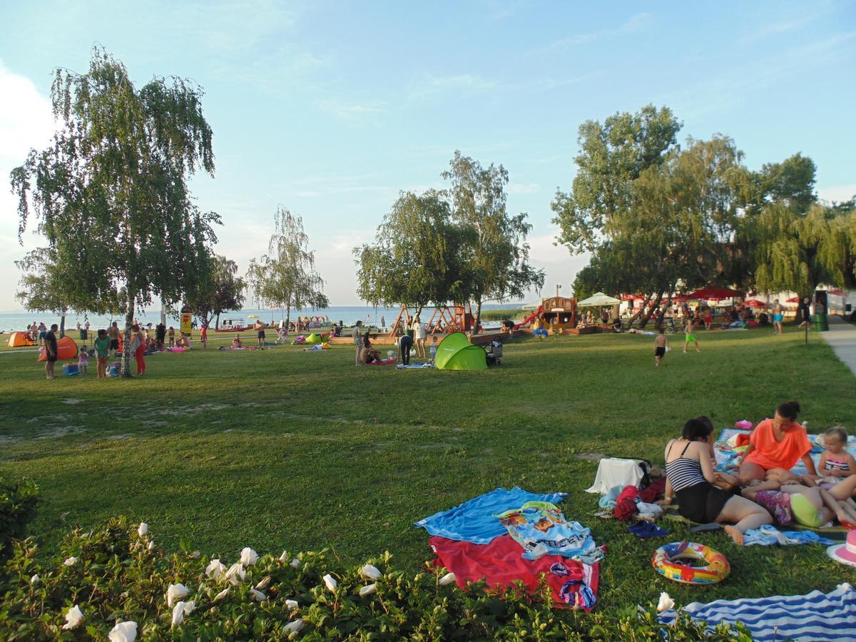 Álmos Apartman Siófok Exterior foto